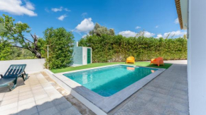Sunny & Calm 4 BDR House W/ Pool by Lovelystay